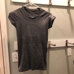 Lulu lemon work out shirt